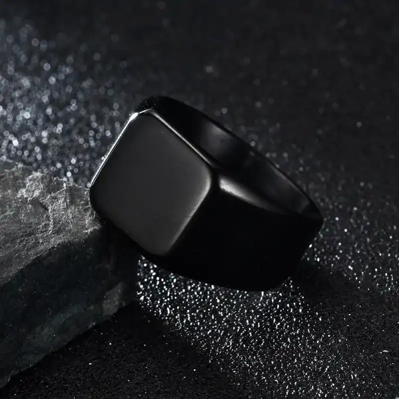 black signet ring bds