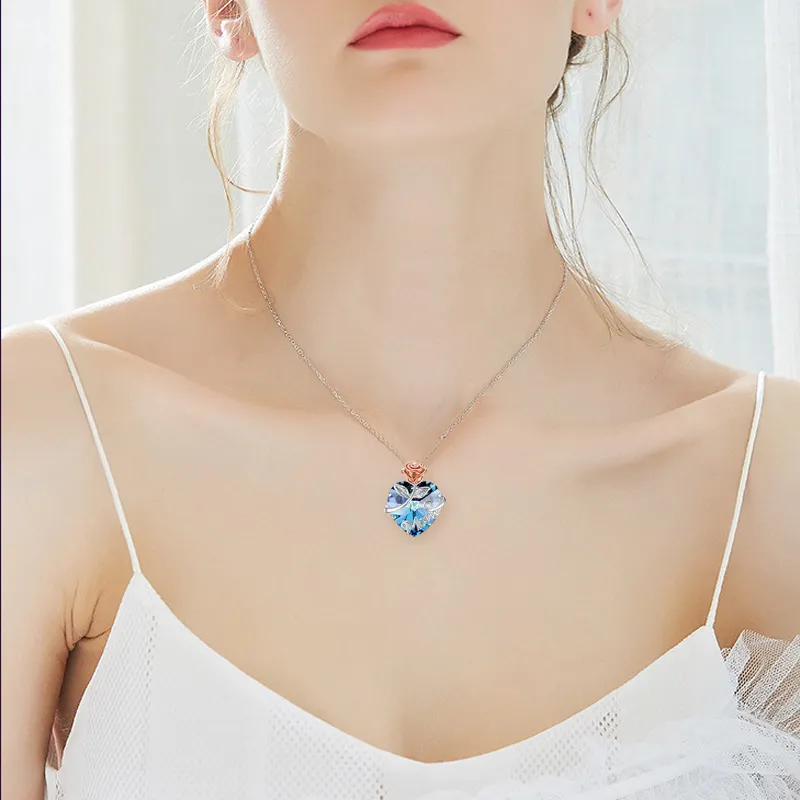 model with mothers necklace