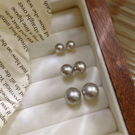 Swarovski Pearl Earrings: Timeless Elegance