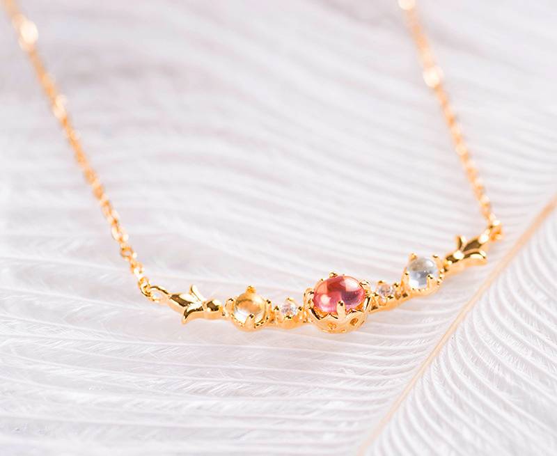 yellow gold necklace