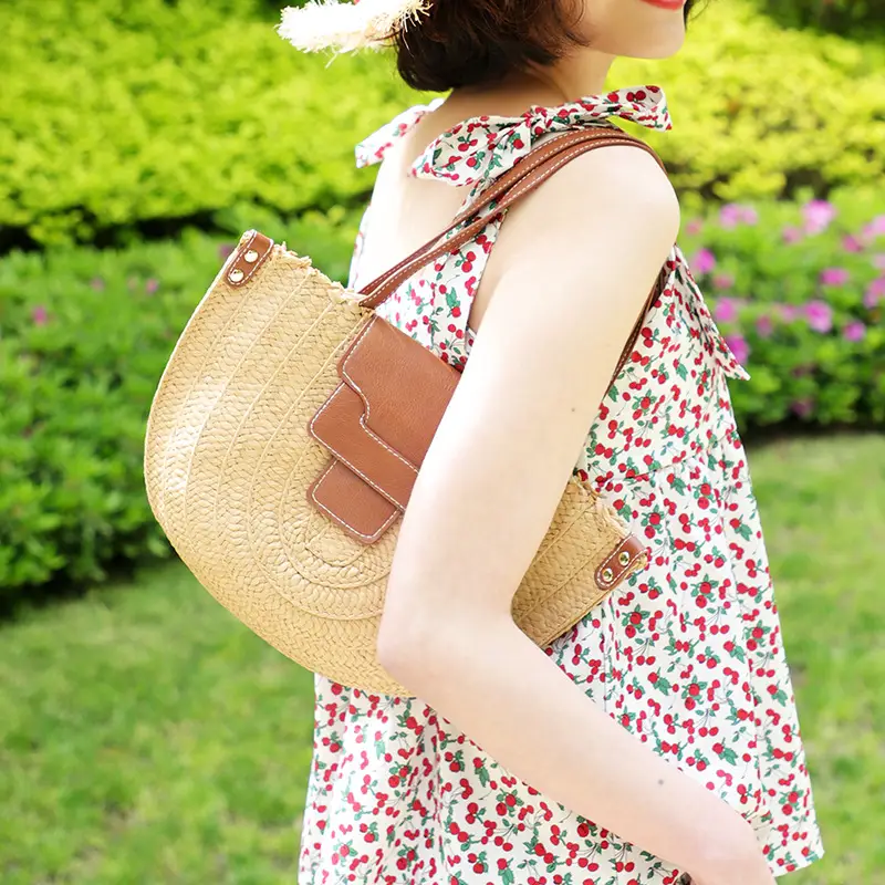 eco friendly canvas bags brown model