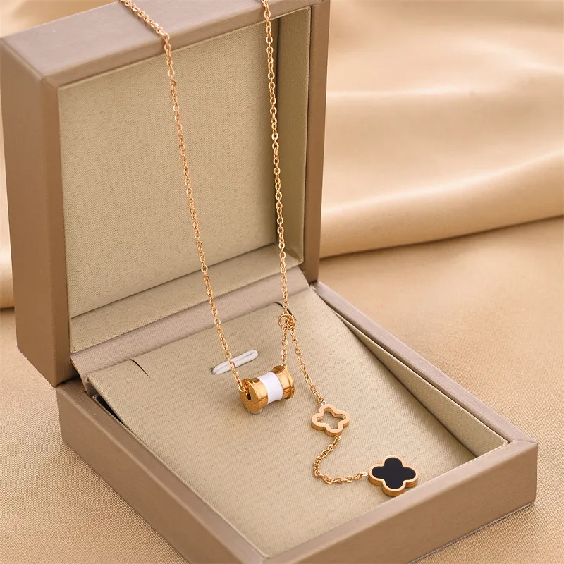 rose gold clover necklace